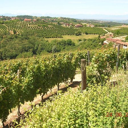 Diano dʼAlba Tenuta Calabiana מראה חיצוני תמונה