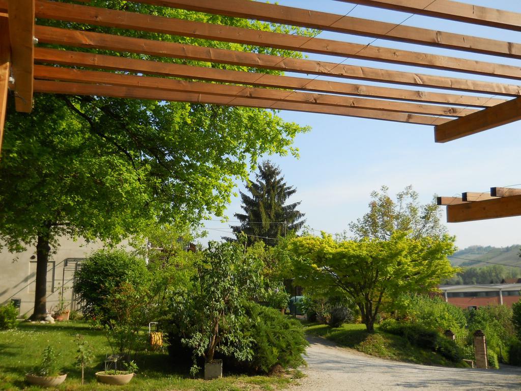 Diano dʼAlba Tenuta Calabiana מראה חיצוני תמונה